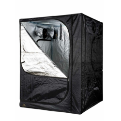 Dark Room 2 - 150 x 150 x 200 cm